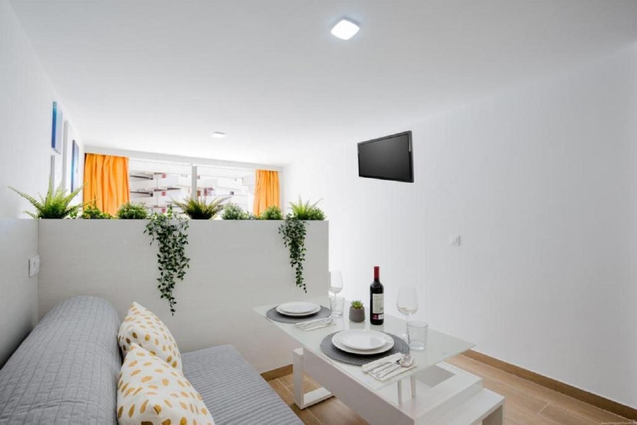 319 Modern Accommodation,Sea View, Wi Fi And Pool Playa de las Americas  Ngoại thất bức ảnh